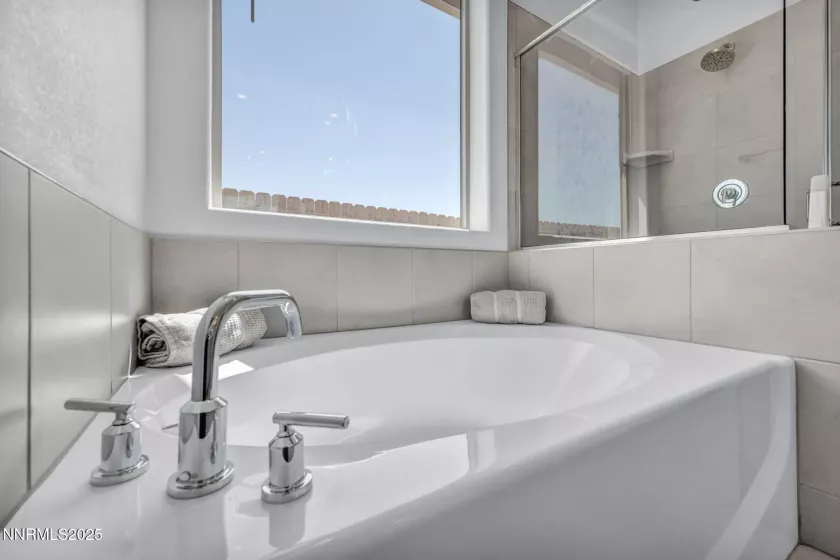 1250 Hubble, Carson City, Nevada 89705, 3 Bedrooms Bedrooms, ,4 BathroomsBathrooms,Residential,Residential,Hubble,250051475
