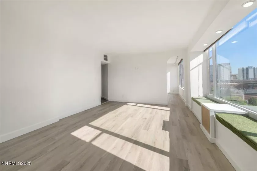 280 Island, Reno, Nevada 89501, 1 Bedroom Bedrooms, ,2 BathroomsBathrooms,Residential,Residential,Island,250051482