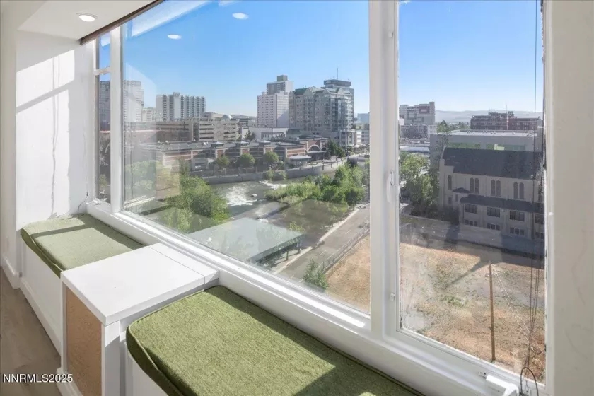 280 Island, Reno, Nevada 89501, 1 Bedroom Bedrooms, ,2 BathroomsBathrooms,Residential,Residential,Island,250051482