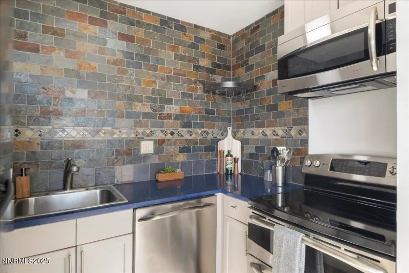 280 Island, Reno, Nevada 89501, 1 Bedroom Bedrooms, ,2 BathroomsBathrooms,Residential,Residential,Island,250051482