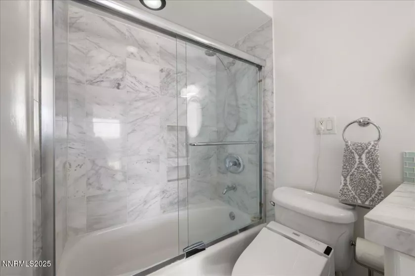 280 Island, Reno, Nevada 89501, 1 Bedroom Bedrooms, ,2 BathroomsBathrooms,Residential,Residential,Island,250051482