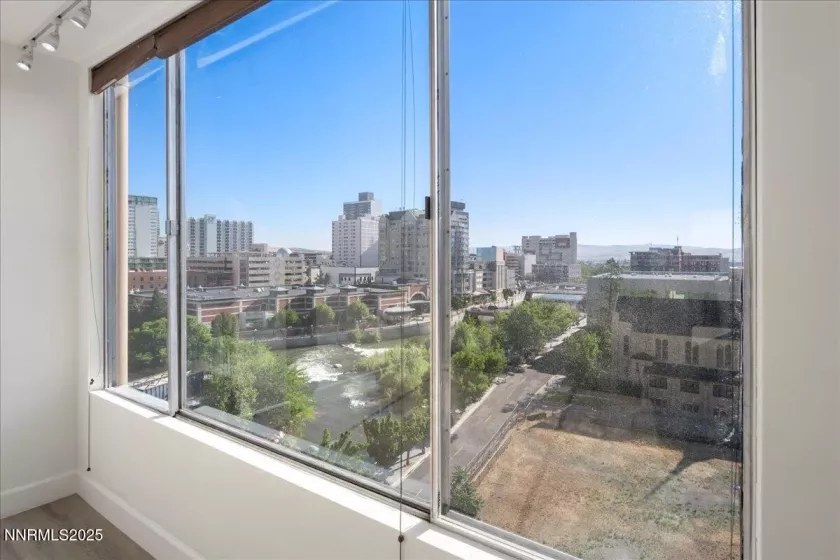 280 Island, Reno, Nevada 89501, 1 Bedroom Bedrooms, ,2 BathroomsBathrooms,Residential,Residential,Island,250051482