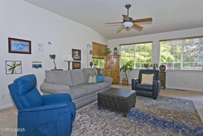 6831 Island Queen, Sparks, Nevada 89436, 4 Bedrooms Bedrooms, ,2 BathroomsBathrooms,Residential,Residential,Island Queen,250051449
