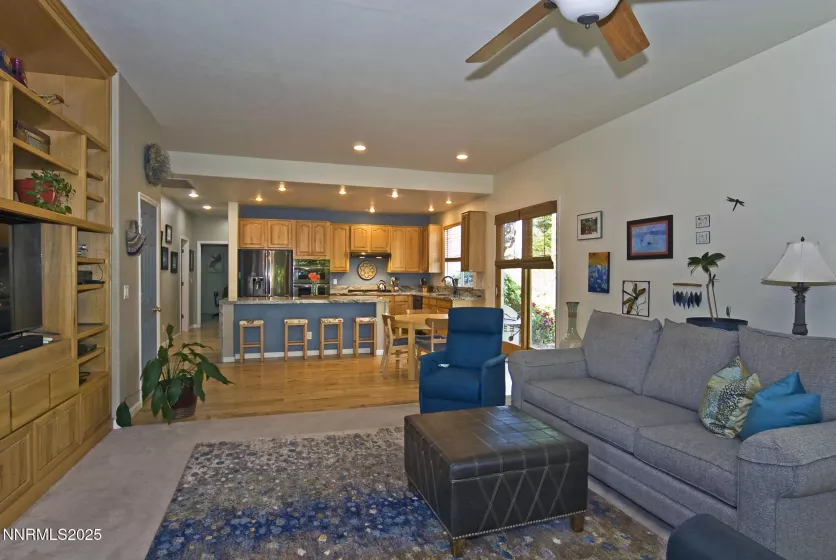 6831 Island Queen, Sparks, Nevada 89436, 4 Bedrooms Bedrooms, ,2 BathroomsBathrooms,Residential,Residential,Island Queen,250051449
