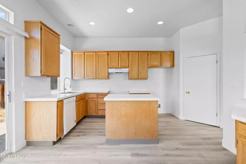 7366 Grand Island, Sparks, Nevada 89436, 4 Bedrooms Bedrooms, ,2 BathroomsBathrooms,Residential,Residential,Grand Island,250051483