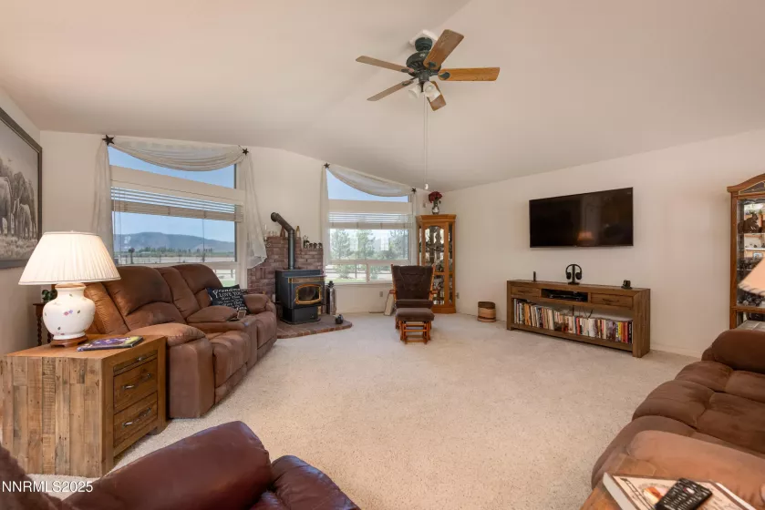 17 Grand View, Smith Valley, Nevada 89444, 3 Bedrooms Bedrooms, ,2 BathroomsBathrooms,Residential,Residential,Grand View,250051485