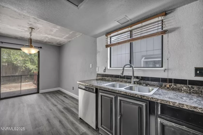 650 York, Sparks, Nevada 89431, 3 Bedrooms Bedrooms, ,2 BathroomsBathrooms,Residential,Residential,York,250051484