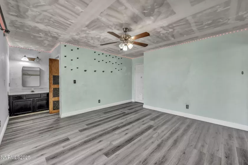 650 York, Sparks, Nevada 89431, 3 Bedrooms Bedrooms, ,2 BathroomsBathrooms,Residential,Residential,York,250051484