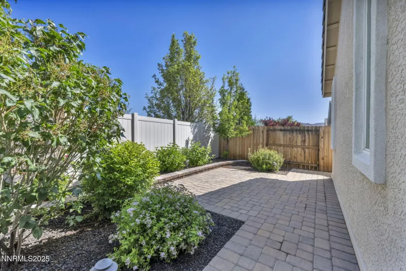 1975 Phaethon, Reno, Nevada 89521, 2 Bedrooms Bedrooms, ,2 BathroomsBathrooms,Residential,Residential,Phaethon,250051504