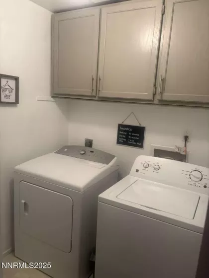 3324 Danville, Sparks, Nevada 89434, 4 Bedrooms Bedrooms, ,2 BathroomsBathrooms,Residential,Residential,Danville,250051494