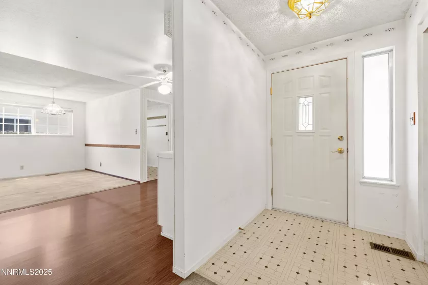 2960 Santa Ana, Reno, Nevada 89502, 3 Bedrooms Bedrooms, ,2 BathroomsBathrooms,Residential,Residential,Santa Ana,250051518
