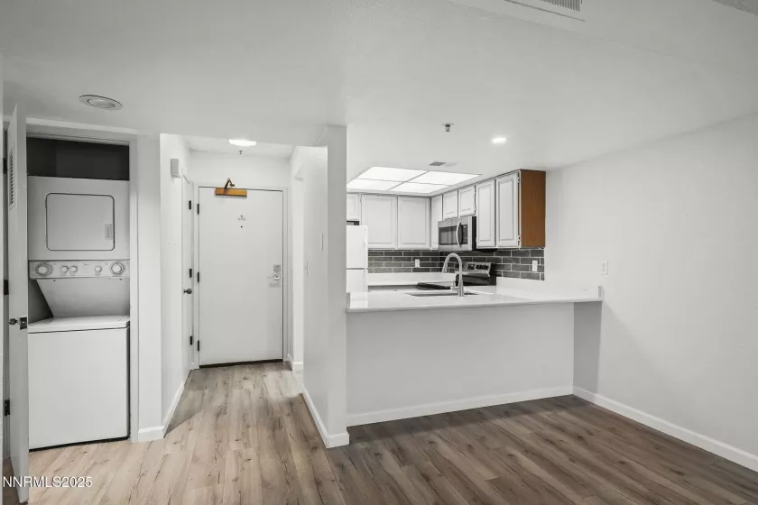 3095 Lakeside, Reno, Nevada 89509, 1 Bedroom Bedrooms, ,1 BathroomBathrooms,Residential,Residential,Lakeside,250051450