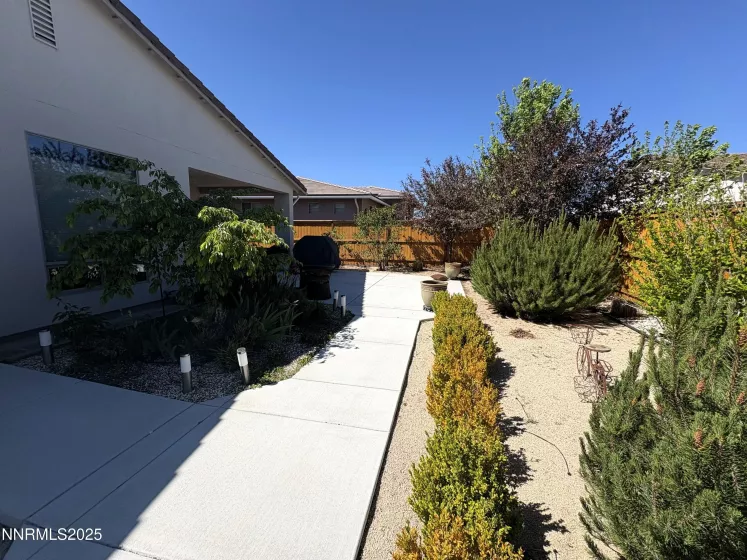 4675 Chromium, Sparks, Nevada 89436, 2 Bedrooms Bedrooms, ,3 BathroomsBathrooms,Residential,Residential,Chromium,250051529