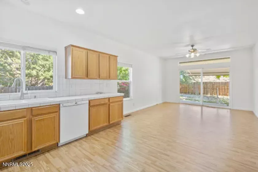 842 Sauvignon, Reno, Nevada 89506, 4 Bedrooms Bedrooms, ,2 BathroomsBathrooms,Residential,Residential,Sauvignon,250051536