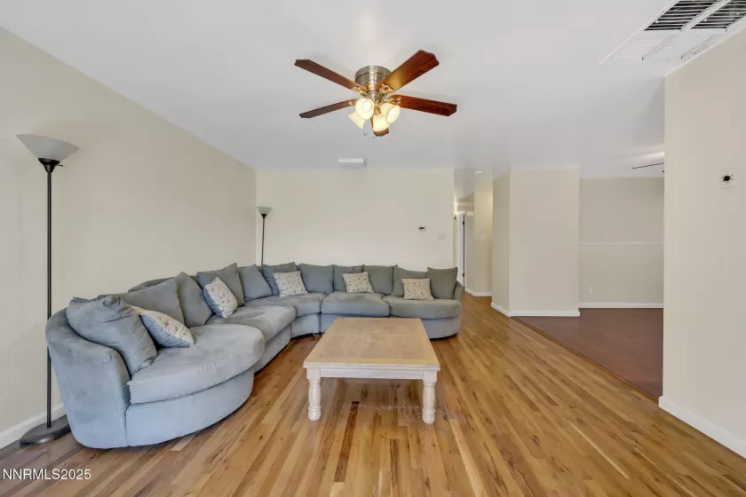 3310 Delna, Sparks, Nevada 89431, 3 Bedrooms Bedrooms, ,2 BathroomsBathrooms,Residential,Residential,Delna,250051537