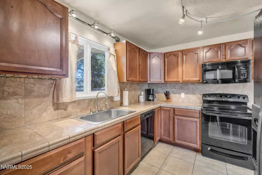 3310 Delna, Sparks, Nevada 89431, 3 Bedrooms Bedrooms, ,2 BathroomsBathrooms,Residential,Residential,Delna,250051537