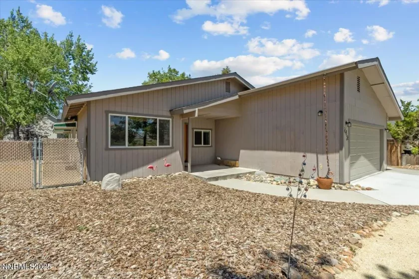 742 Long Valley, Gardnerville, Nevada 89460, 3 Bedrooms Bedrooms, ,2 BathroomsBathrooms,Residential,Residential,Long Valley,250051539