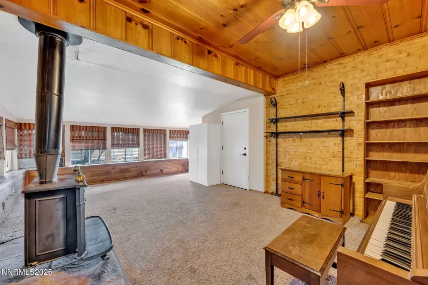 6 Green Acres, Yerington, Nevada 89447, 3 Bedrooms Bedrooms, ,2 BathroomsBathrooms,Residential,Residential,Green Acres,250051540