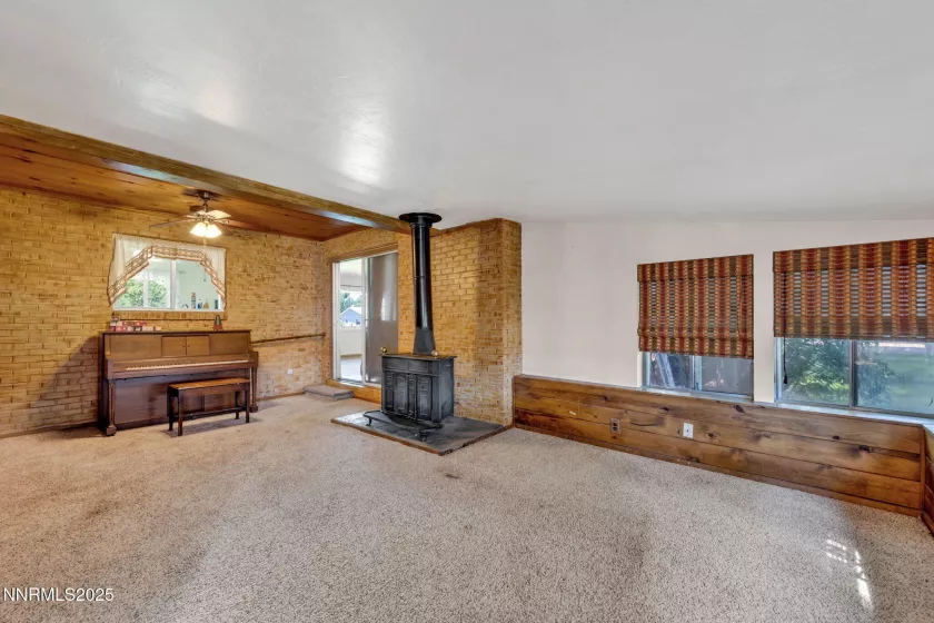 6 Green Acres, Yerington, Nevada 89447, 3 Bedrooms Bedrooms, ,2 BathroomsBathrooms,Residential,Residential,Green Acres,250051540