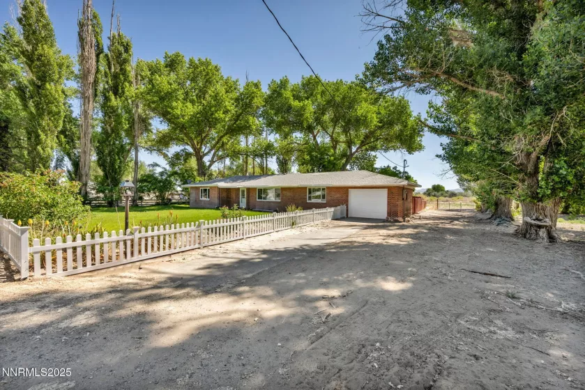 6 Green Acres, Yerington, Nevada 89447, 3 Bedrooms Bedrooms, ,2 BathroomsBathrooms,Residential,Residential,Green Acres,250051540