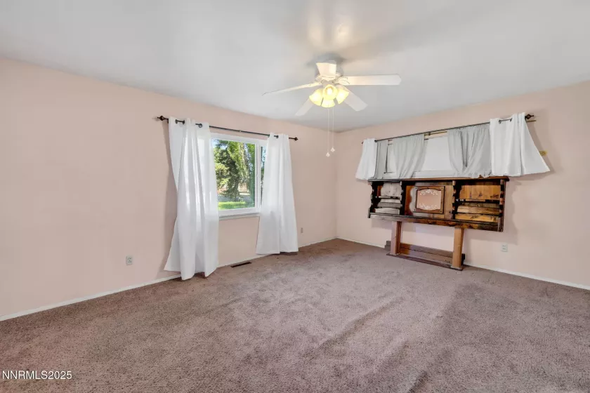 6 Green Acres, Yerington, Nevada 89447, 3 Bedrooms Bedrooms, ,2 BathroomsBathrooms,Residential,Residential,Green Acres,250051540