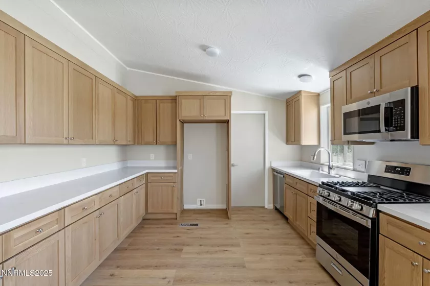 14555 Carson, Fallon, Nevada 89406, 3 Bedrooms Bedrooms, ,2 BathroomsBathrooms,Residential,Residential,Carson,250051560
