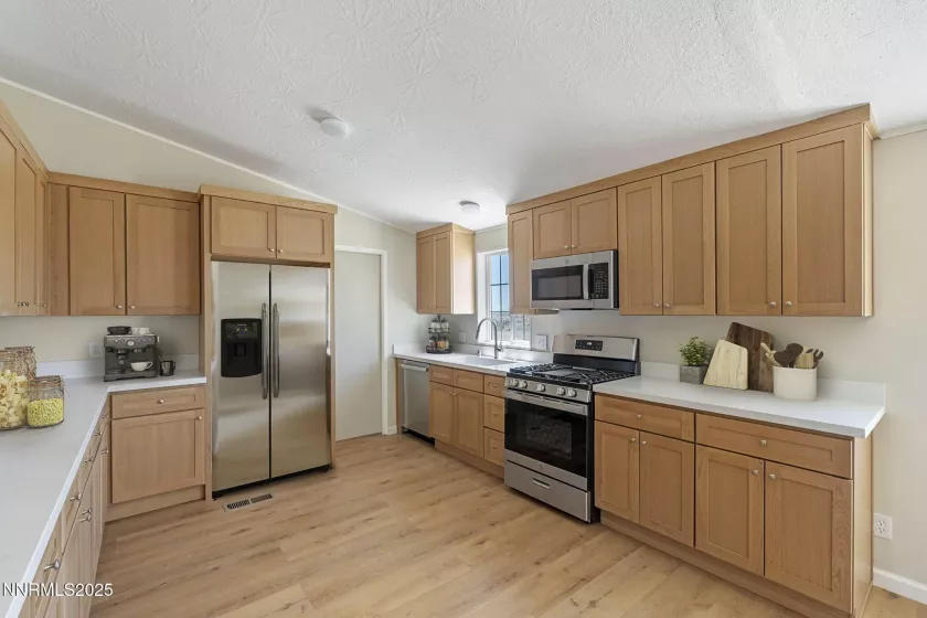 14555 Carson, Fallon, Nevada 89406, 3 Bedrooms Bedrooms, ,2 BathroomsBathrooms,Residential,Residential,Carson,250051560