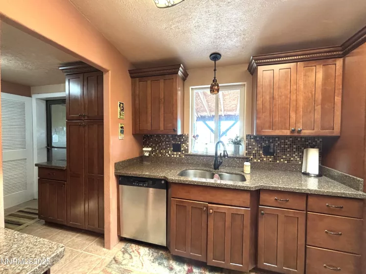 1000 Skyline, Battle Mountain, Nevada 89820, 3 Bedrooms Bedrooms, ,2 BathroomsBathrooms,Residential,Residential,Skyline,250051564