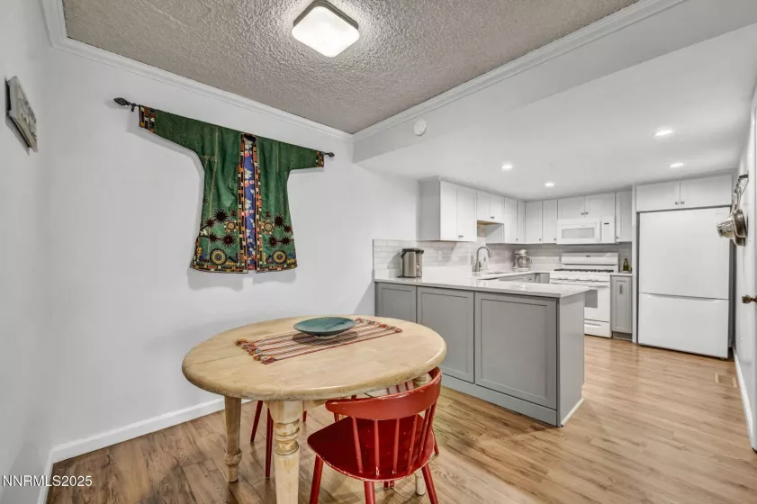 2300 Dickerson, Reno, Nevada 89503, 2 Bedrooms Bedrooms, ,2 BathroomsBathrooms,Residential,Residential,Dickerson,250051568