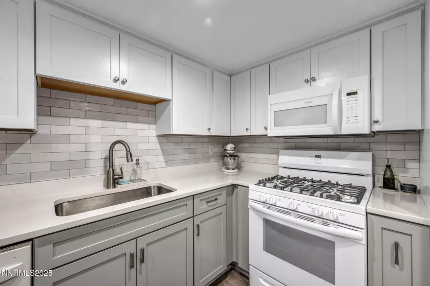 2300 Dickerson, Reno, Nevada 89503, 2 Bedrooms Bedrooms, ,2 BathroomsBathrooms,Residential,Residential,Dickerson,250051568