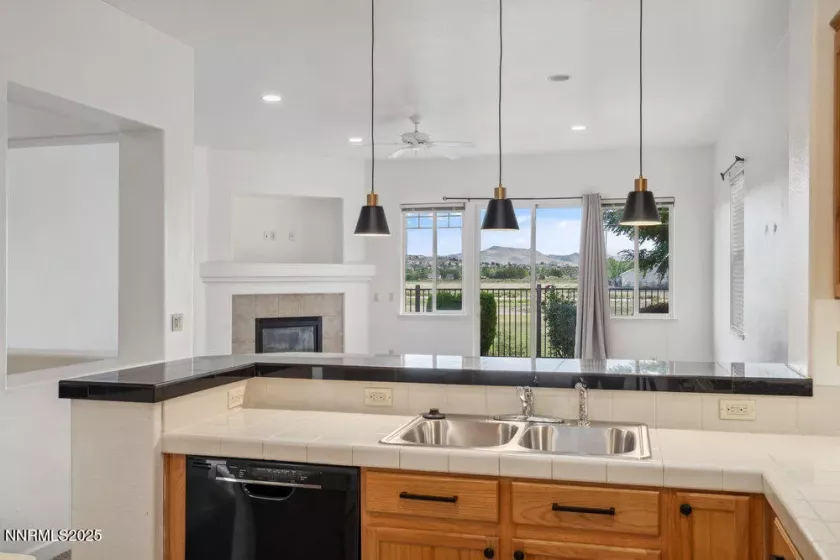 1131 Turnberry, Sparks, Nevada 89436, 4 Bedrooms Bedrooms, ,3 BathroomsBathrooms,Residential,Residential,Turnberry,250051569