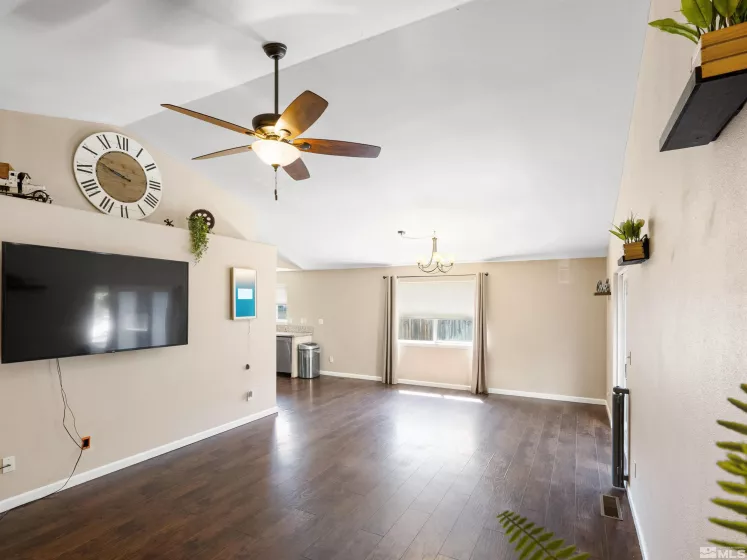 1466 Edlesborough, Gardnerville, Nevada 89410, 3 Bedrooms Bedrooms, ,2 BathroomsBathrooms,Residential,Residential,Edlesborough,250006463