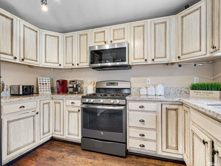 1466 Edlesborough, Gardnerville, Nevada 89410, 3 Bedrooms Bedrooms, ,2 BathroomsBathrooms,Residential,Residential,Edlesborough,250006463
