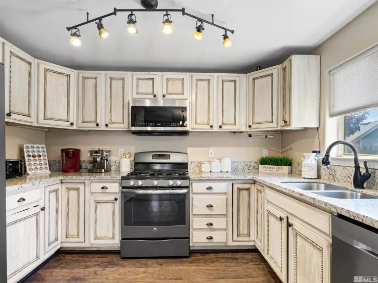 1466 Edlesborough, Gardnerville, Nevada 89410, 3 Bedrooms Bedrooms, ,2 BathroomsBathrooms,Residential,Residential,Edlesborough,250006463