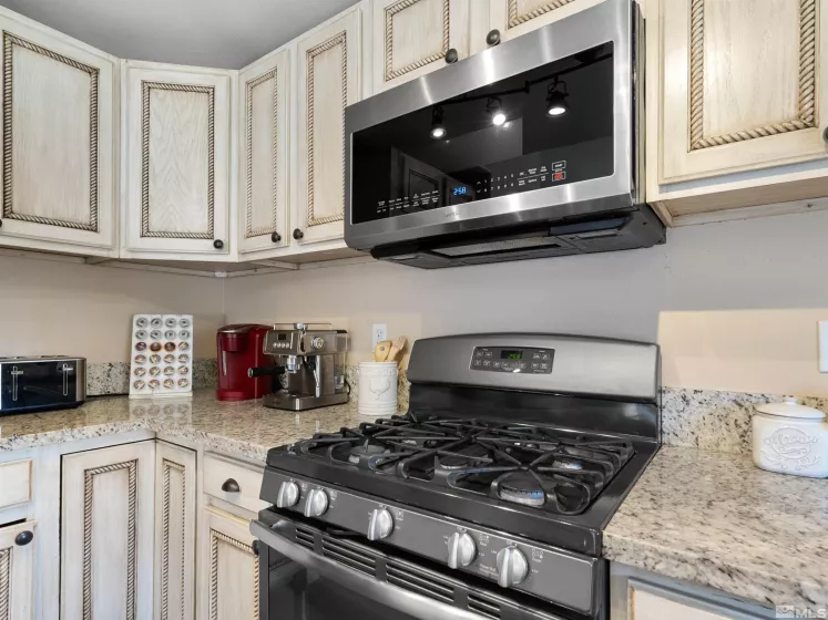 1466 Edlesborough, Gardnerville, Nevada 89410, 3 Bedrooms Bedrooms, ,2 BathroomsBathrooms,Residential,Residential,Edlesborough,250006463