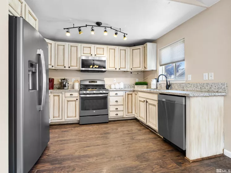 1466 Edlesborough, Gardnerville, Nevada 89410, 3 Bedrooms Bedrooms, ,2 BathroomsBathrooms,Residential,Residential,Edlesborough,250006463