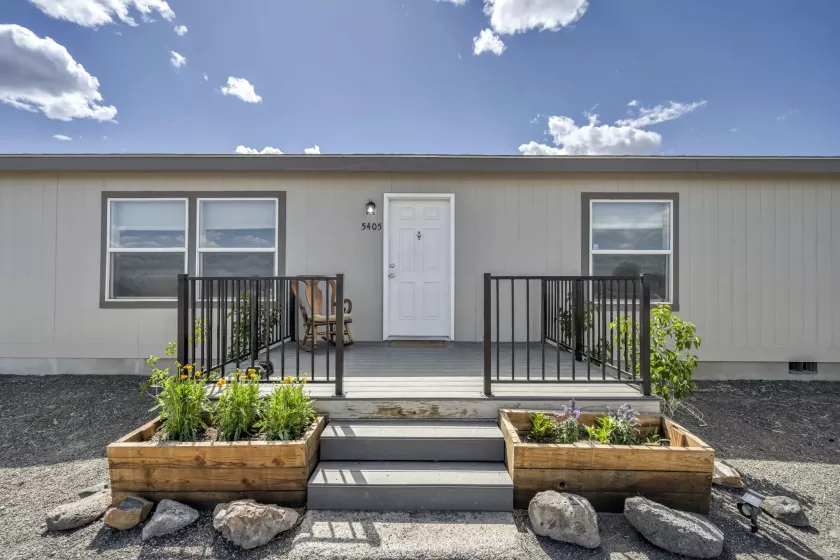 5405 White Oak, Silver Springs, Nevada 89429, 3 Bedrooms Bedrooms, ,2 BathroomsBathrooms,Residential,Residential,White Oak,250050024