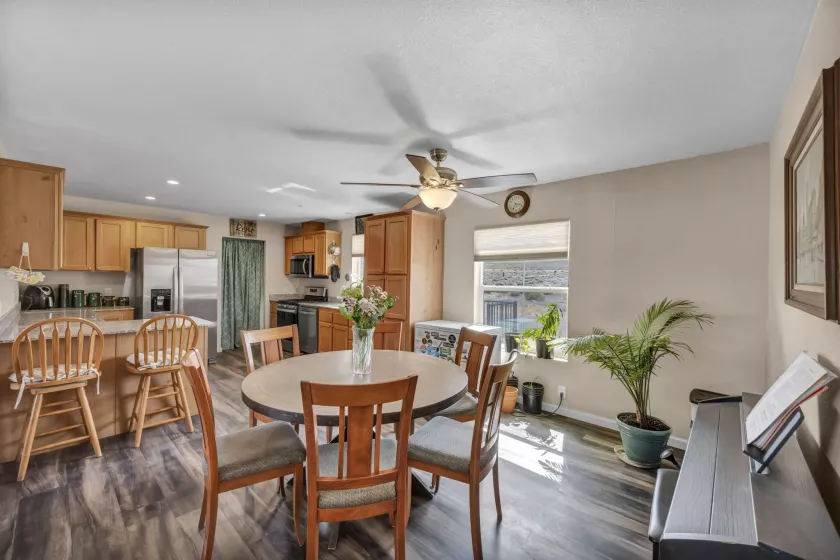 5405 White Oak, Silver Springs, Nevada 89429, 3 Bedrooms Bedrooms, ,2 BathroomsBathrooms,Residential,Residential,White Oak,250050024