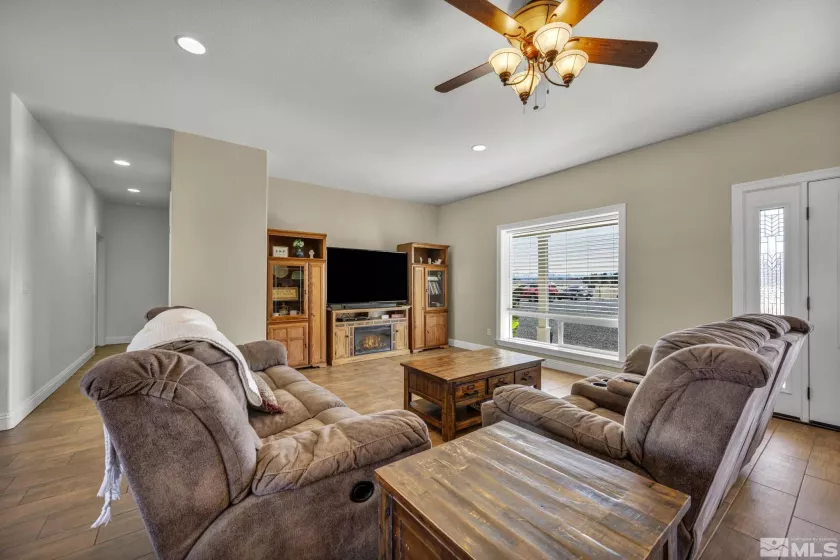 1720 Benton, Minden, Nevada 89423, 3 Bedrooms Bedrooms, ,3 BathroomsBathrooms,Residential,Residential,Benton,250002268