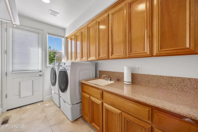 2953 Flint Ridge, Reno, Nevada 89511, 5 Bedrooms Bedrooms, ,5 BathroomsBathrooms,Residential,Residential,Flint Ridge,250051588