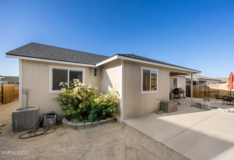 1827 Hickory, Fernley, Nevada 89408, 4 Bedrooms Bedrooms, ,2 BathroomsBathrooms,Residential,Residential,Hickory,250051597