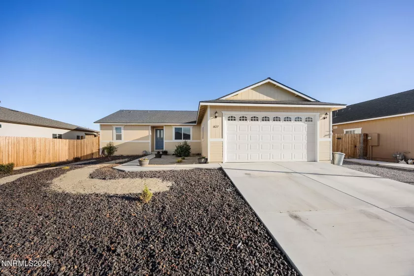 1827 Hickory, Fernley, Nevada 89408, 4 Bedrooms Bedrooms, ,2 BathroomsBathrooms,Residential,Residential,Hickory,250051597