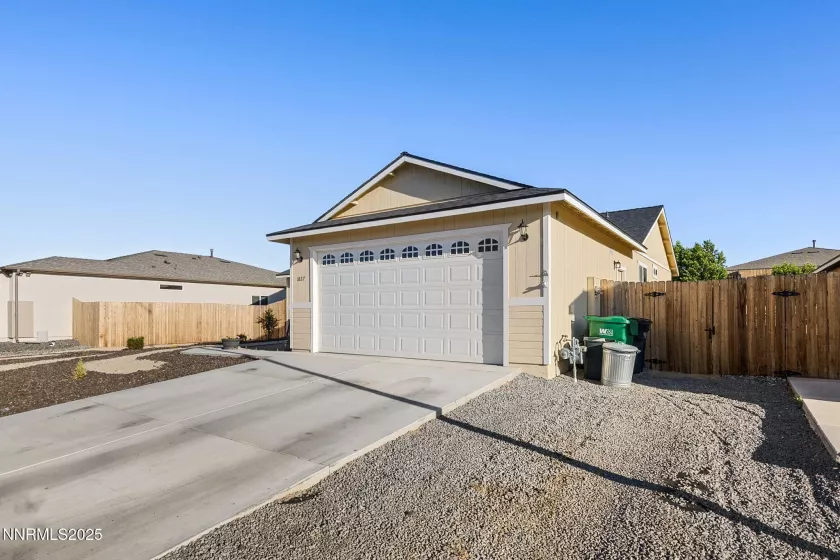1827 Hickory, Fernley, Nevada 89408, 4 Bedrooms Bedrooms, ,2 BathroomsBathrooms,Residential,Residential,Hickory,250051597