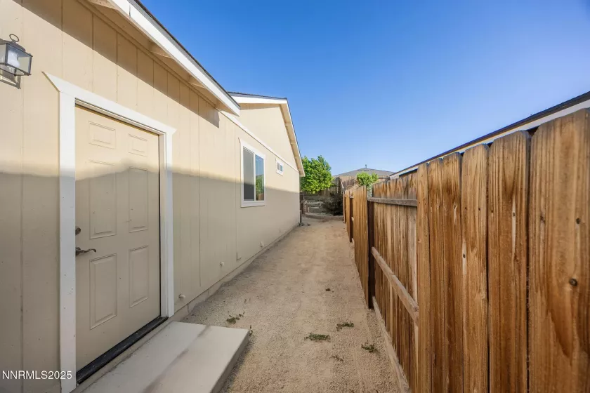 1827 Hickory, Fernley, Nevada 89408, 4 Bedrooms Bedrooms, ,2 BathroomsBathrooms,Residential,Residential,Hickory,250051597