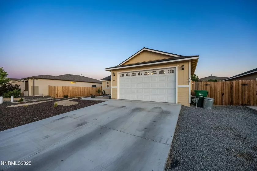 1827 Hickory, Fernley, Nevada 89408, 4 Bedrooms Bedrooms, ,2 BathroomsBathrooms,Residential,Residential,Hickory,250051597