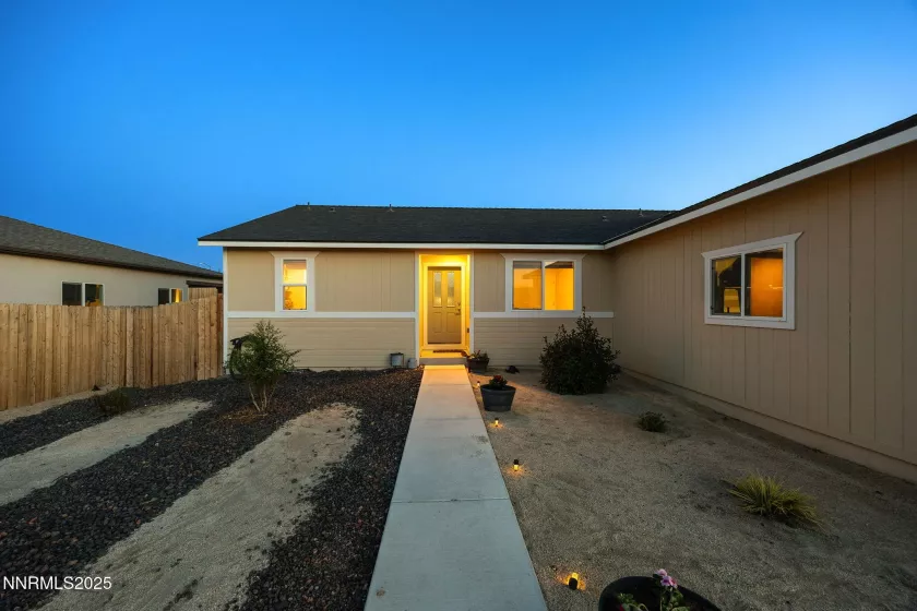 1827 Hickory, Fernley, Nevada 89408, 4 Bedrooms Bedrooms, ,2 BathroomsBathrooms,Residential,Residential,Hickory,250051597