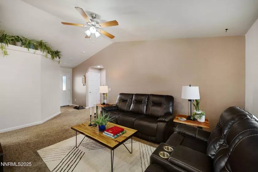 1827 Hickory, Fernley, Nevada 89408, 4 Bedrooms Bedrooms, ,2 BathroomsBathrooms,Residential,Residential,Hickory,250051597