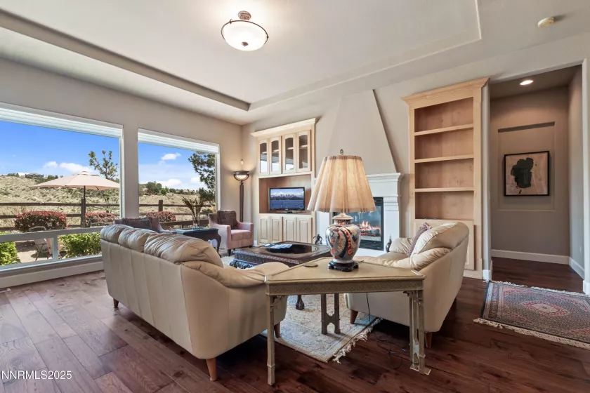 Cozy Family room with golf course views!