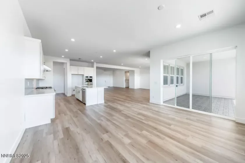 1541 Evangeline, Sparks, Nevada 89436, 4 Bedrooms Bedrooms, ,4 BathroomsBathrooms,Residential,Residential,Evangeline,250051614