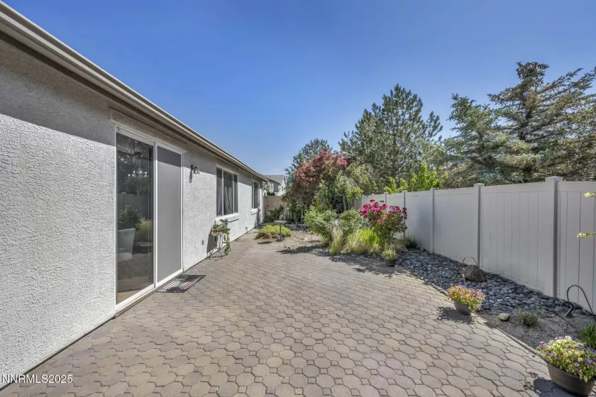 10598 Fort Morgan, Reno, Nevada 89521, 3 Bedrooms Bedrooms, ,2 BathroomsBathrooms,Residential,Residential,Fort Morgan,250051615